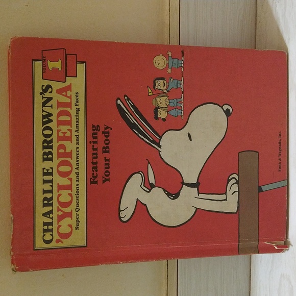 United Syndicate Inc. Other - Vintage 1980 Charlie Brown's Encyclopedia Volume 1 United Syndicate